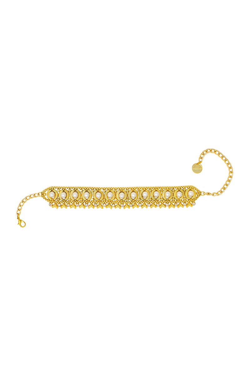 Festive White Pearl Choker